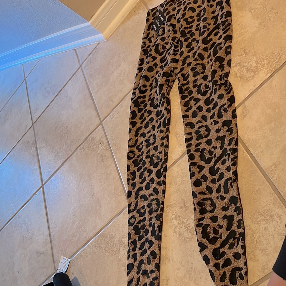 Girls cheetah print leggings cute and trendy
